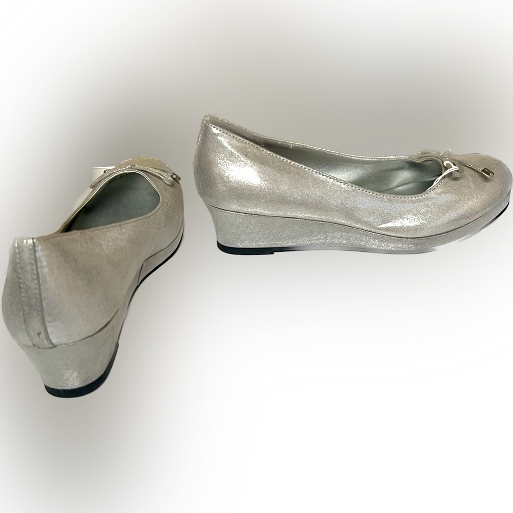 American Eagle kids shoes
